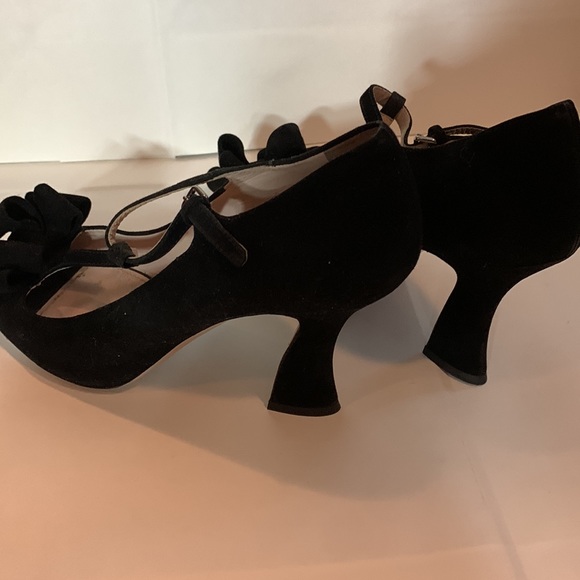 MiuMiu Black Suede Bow T-Strap Ankle Strap Sandals - Picture 6 of 9